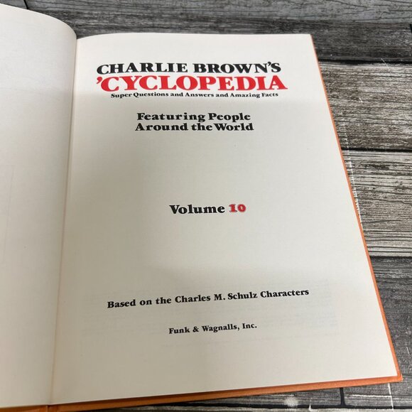 1980s Charlie Brown's Cyclopedia Featuring People Book Volume 10 - Picture 3 of 6